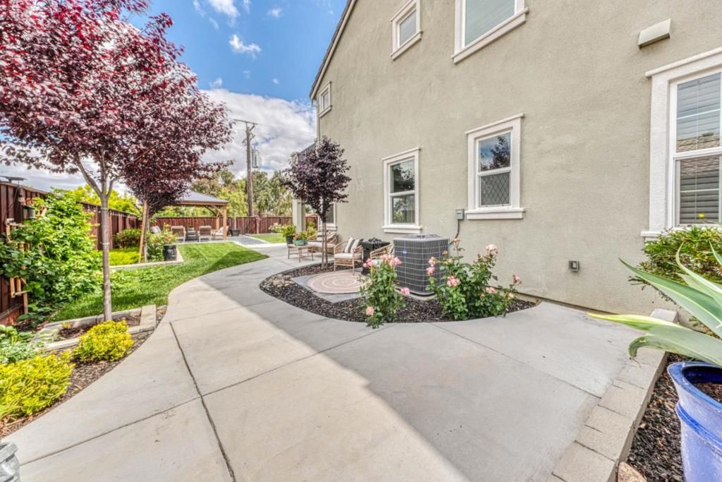 Image 74 of property listing at Address unavailable.