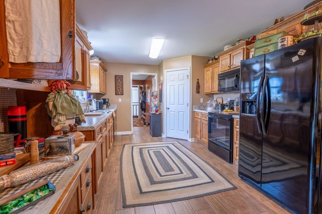 97 Brace Loop, Summertown, TN 38483