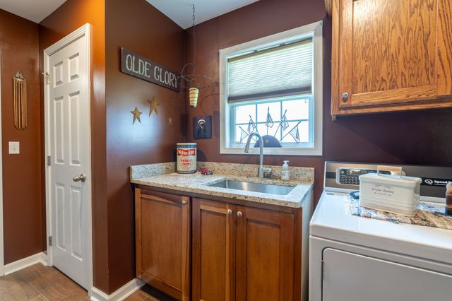 97 Brace Loop, Summertown, TN 38483