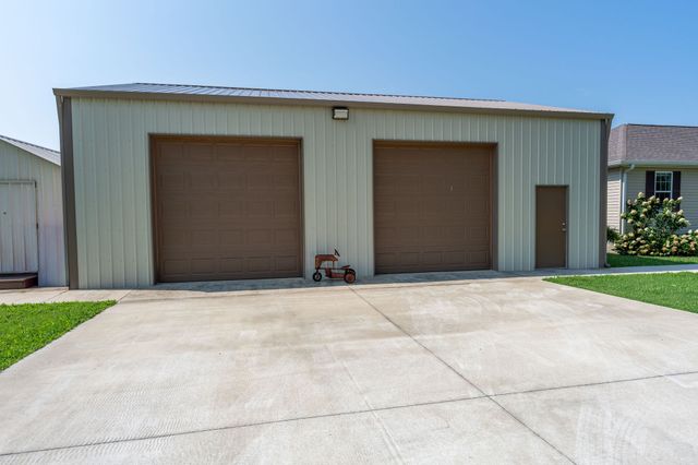97 Brace Loop, Summertown, TN 38483