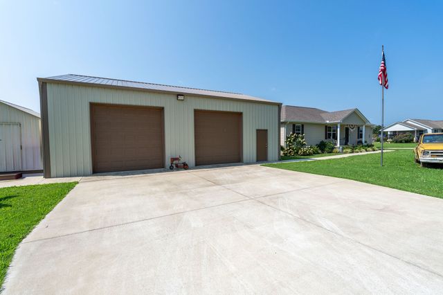 97 Brace Loop, Summertown, TN 38483