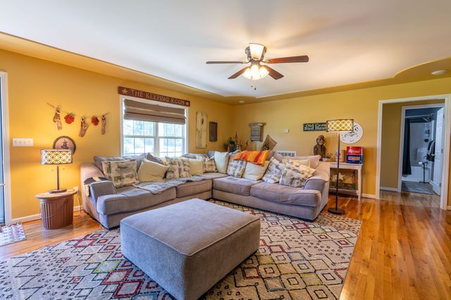 97 Brace Loop, Summertown, TN 38483