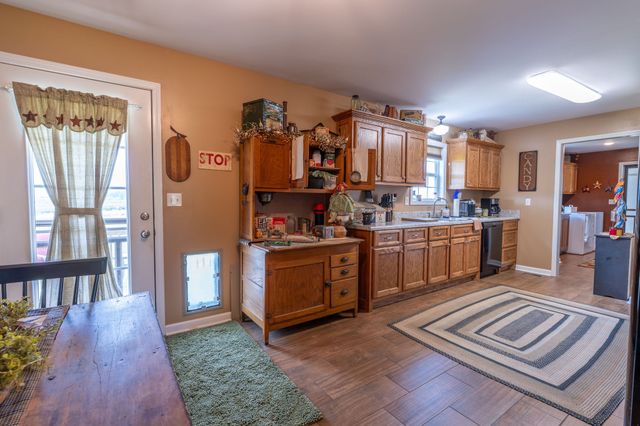 97 Brace Loop, Summertown, TN 38483