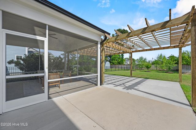 2 N Artisan Drive, Hampstead, NC 28443