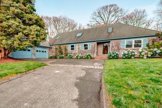 16 Meltiah Road, Falmouth, MA 02540