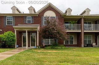 29726 Fox Run Circle, Warren, MI 48092