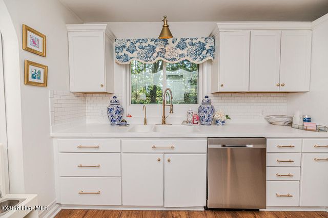 103 Cobblestone Court, West End, NC 27376