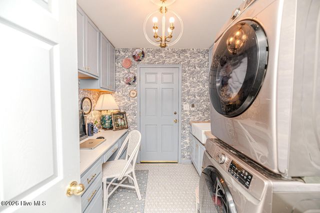 103 Cobblestone Court, West End, NC 27376