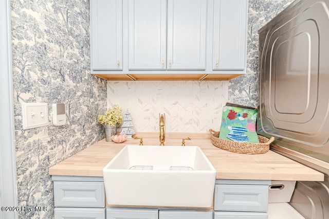 103 Cobblestone Court, West End, NC 27376