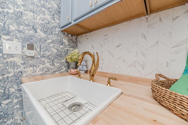 103 Cobblestone Court, West End, NC 27376