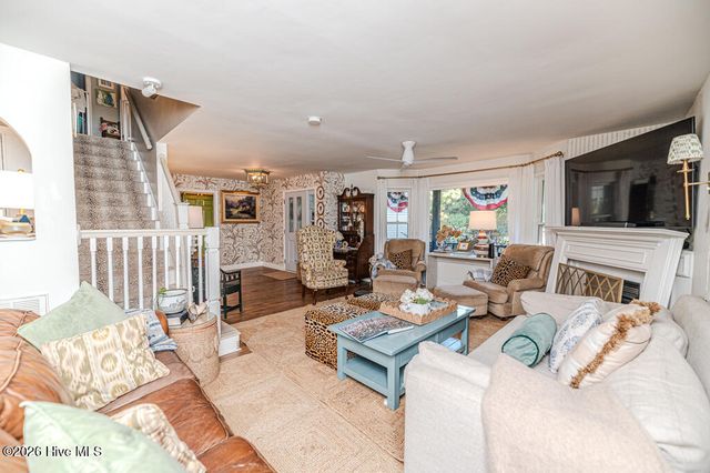 103 Cobblestone Court, West End, NC 27376