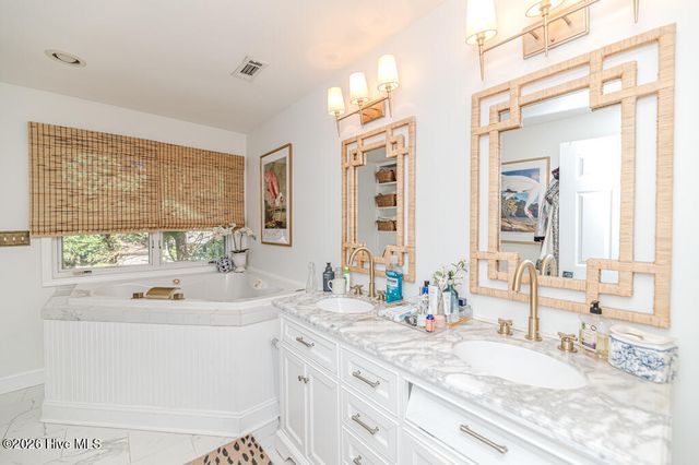 103 Cobblestone Court, West End, NC 27376