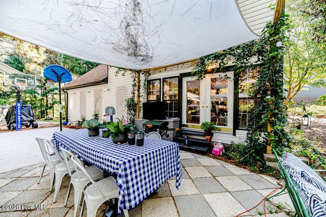 103 Cobblestone Court, West End, NC 27376