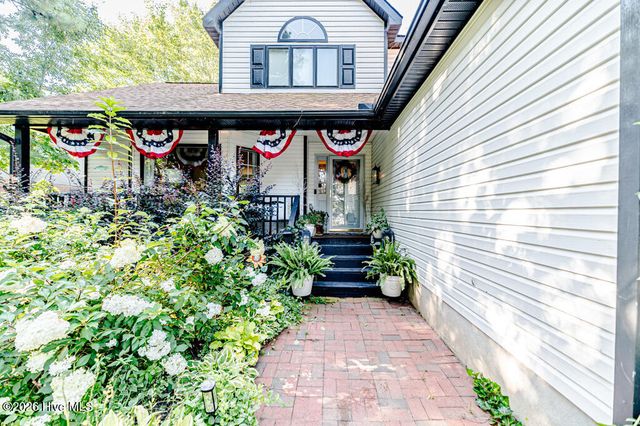 103 Cobblestone Court, West End, NC 27376