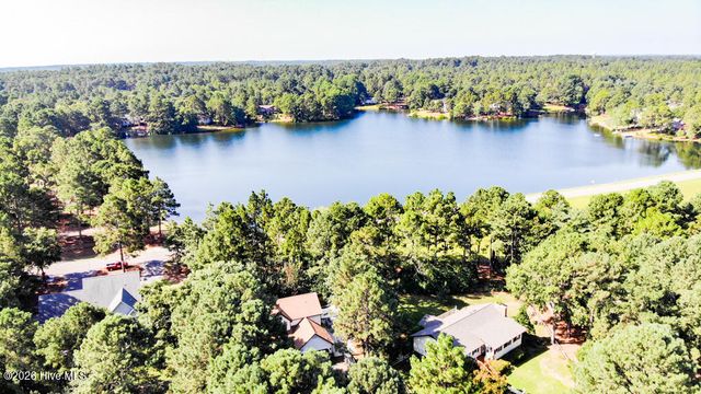 103 Cobblestone Court, West End, NC 27376