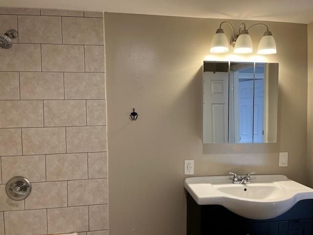 64 Crown Point Road, Rochester, NH 03867