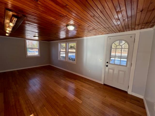 64 Crown Point Road, Rochester, NH 03867