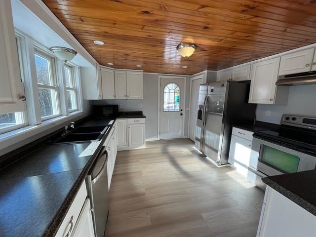 64 Crown Point Road, Rochester, NH 03867