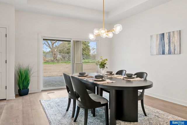 9118 Hillcrest Trail, Lincoln, NE 68520