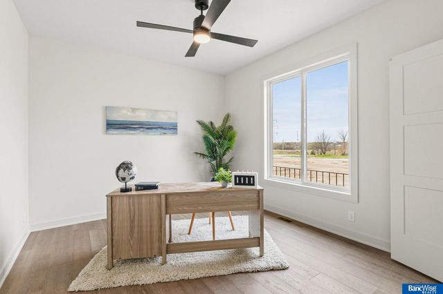 9118 Hillcrest Trail, Lincoln, NE 68520