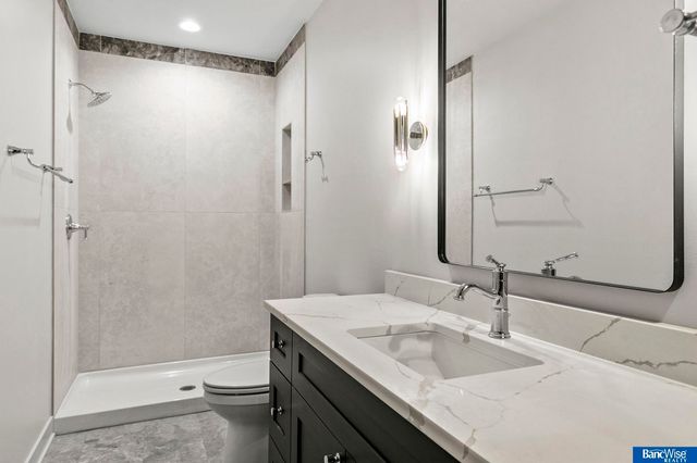 9118 Hillcrest Trail, Lincoln, NE 68520