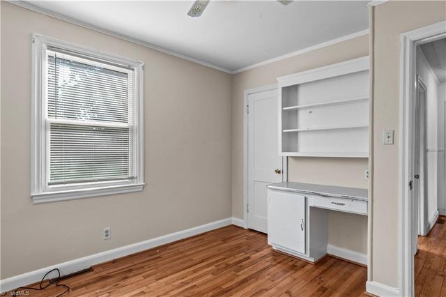 17 Edgewood View Lane, Winston-salem, NC 27127