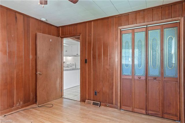 17 Edgewood View Lane, Winston-salem, NC 27127