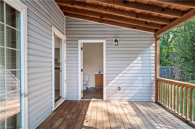 17 Edgewood View Lane, Winston-salem, NC 27127