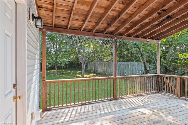 17 Edgewood View Lane, Winston-salem, NC 27127
