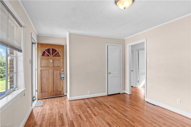 17 Edgewood View Lane, Winston-salem, NC 27127