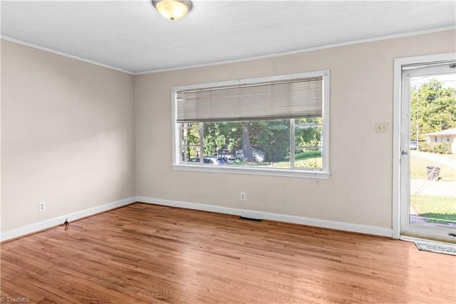 17 Edgewood View Lane, Winston-salem, NC 27127
