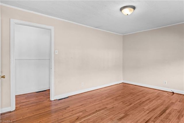 17 Edgewood View Lane, Winston-salem, NC 27127