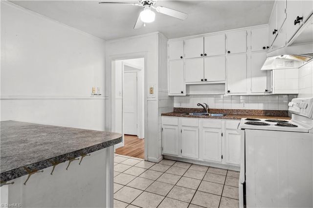 17 Edgewood View Lane, Winston-salem, NC 27127