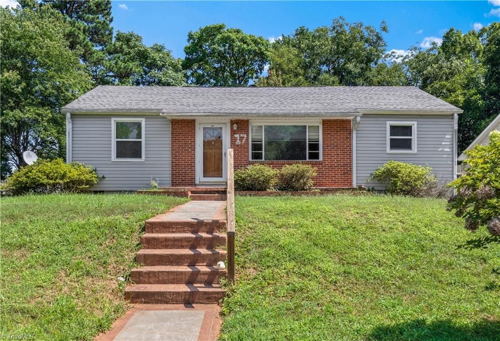 17 Edgewood View Lane, Winston-salem, NC 27127
