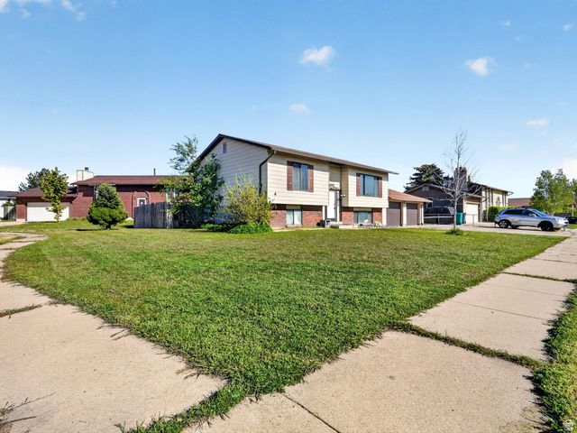 5592 S 3975 W, Roy, UT 84067