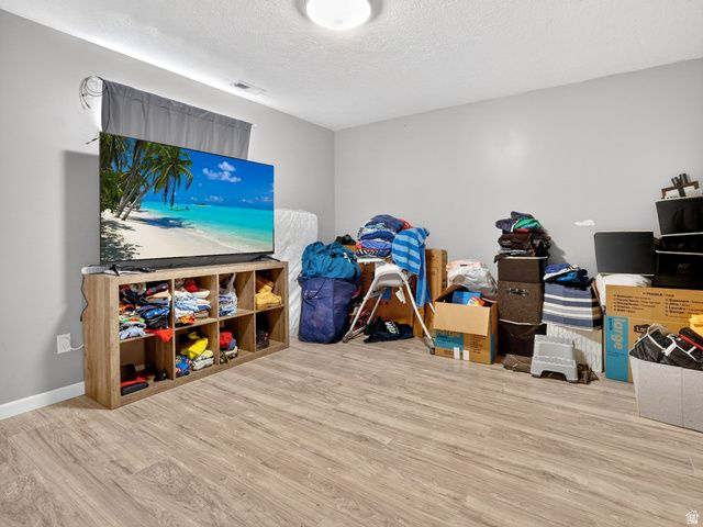 5592 S 3975 W, Roy, UT 84067