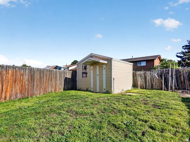 5592 S 3975 W, Roy, UT 84067