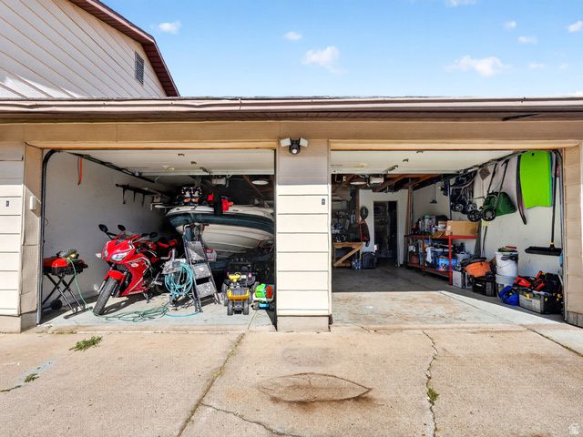 5592 S 3975 W, Roy, UT 84067