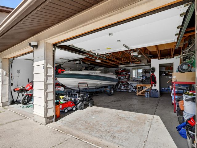 5592 S 3975 W, Roy, UT 84067