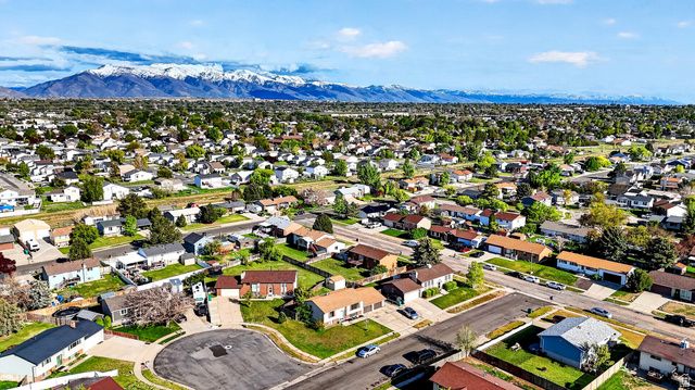 5592 S 3975 W, Roy, UT 84067