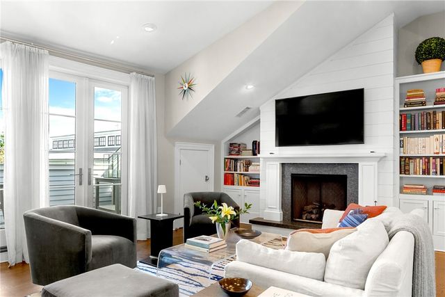 50 School Street 7, Newport, RI 02840