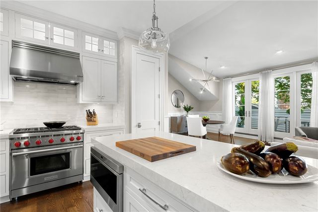 50 School Street 7, Newport, RI 02840