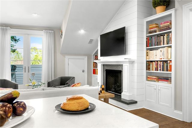 50 School Street 7, Newport, RI 02840