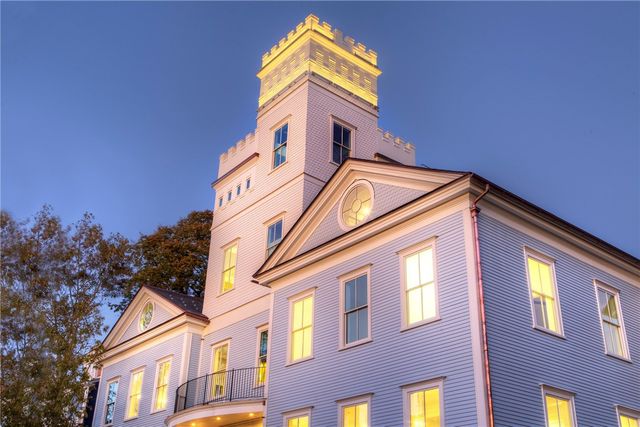 50 School Street 7, Newport, RI 02840