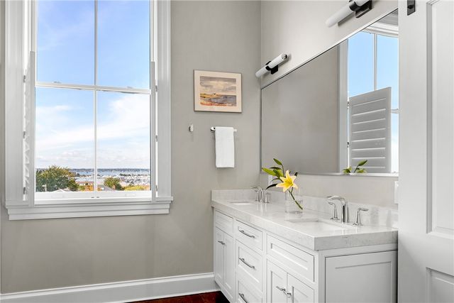 50 School Street 7, Newport, RI 02840