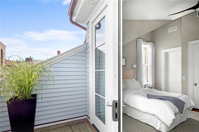 50 School Street 7, Newport, RI 02840