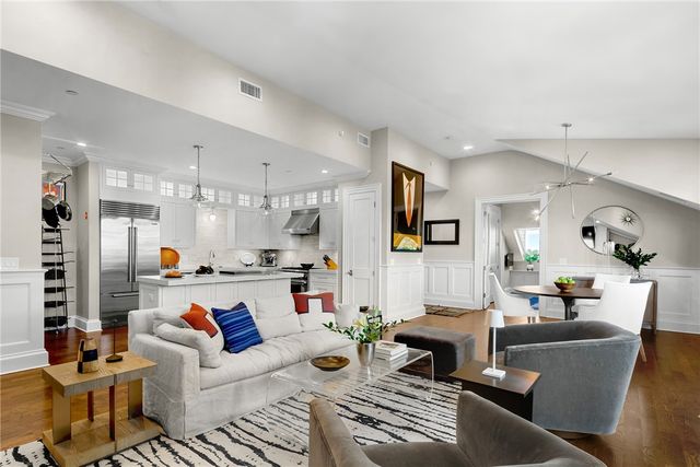 50 School Street 7, Newport, RI 02840