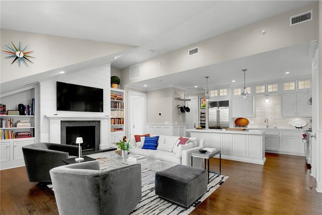 50 School Street 7, Newport, RI 02840