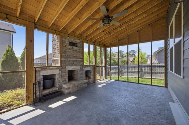 8636 Masons Gate Lane, Chattanooga, TN 37421