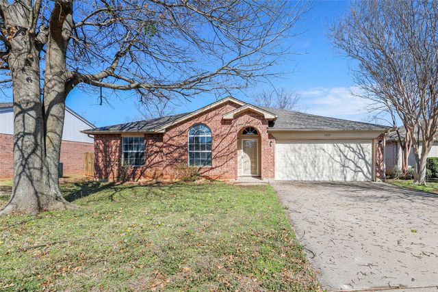 1610 Merritt Drive, Mansfield, TX 76063